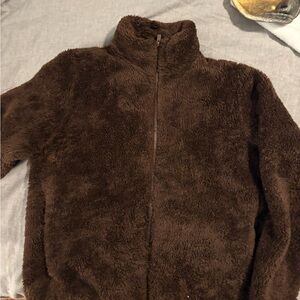 UNIQLO - Excellent condition - Warm, Comfortable. Women size Large